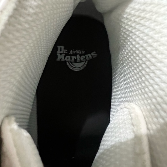 Doc Dr Martens Women's Devon Flower Buckle Platform Boots Sz 10 White Learther - Picture 11 of 11